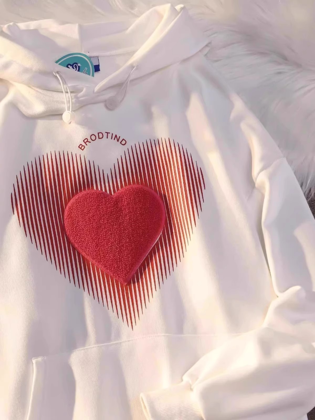 Large Size Love Heart Sweatirt - Streetwear Brand Heart บทวิจารณ์และราคา